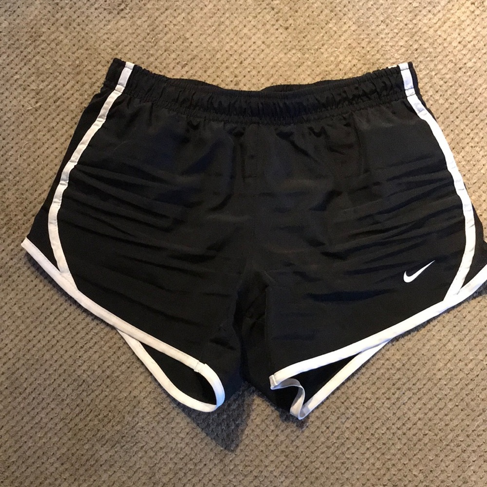 girls NIKE shorts sz M